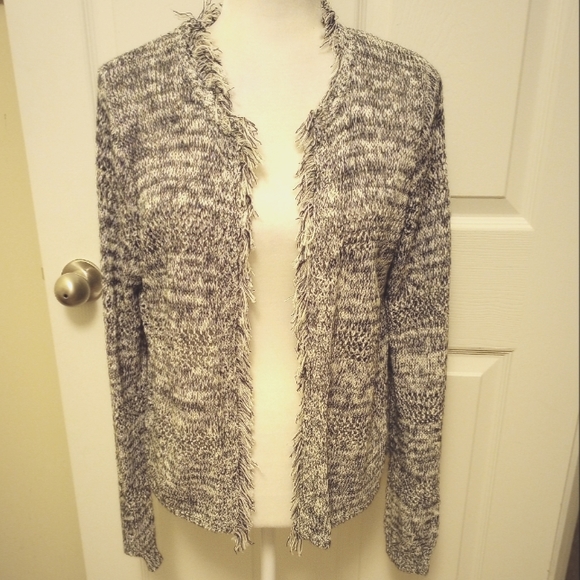 New Directions Tweed style fringed gray open cardigan. Petite Large - Picture 5 of 5